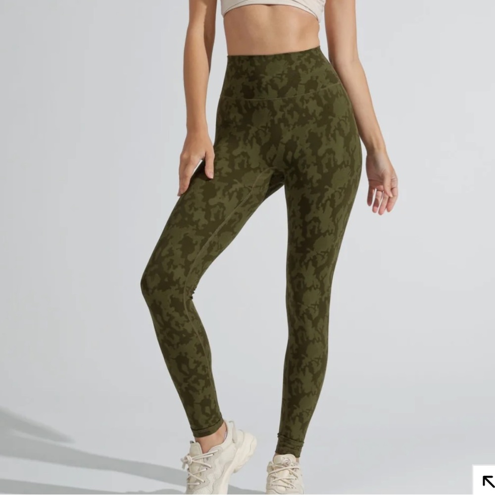 Buffbunny Confidential leggings